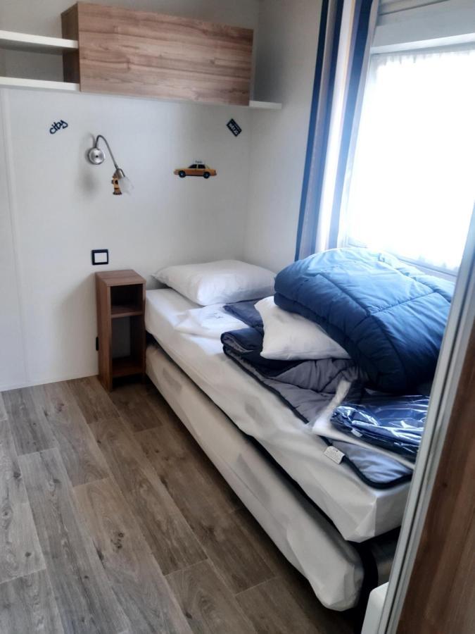 Camping Des Dunes De Contis Mobilhome 3Ch, Saint-Julien-en-Born Exterior photo